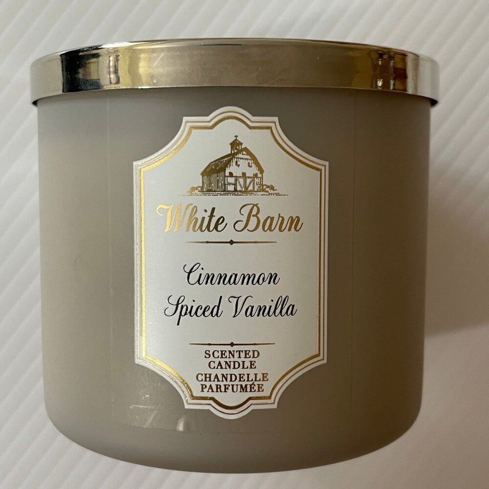 BBW White Barn/Bath & Body Works Cinnamon Spiced Vanilla 3 wick candle new